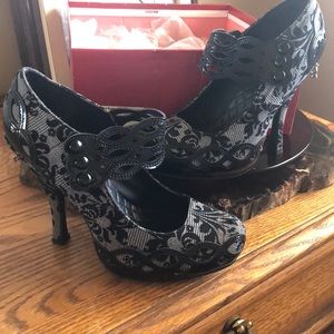 Penthouse Maryjane pumps. New.